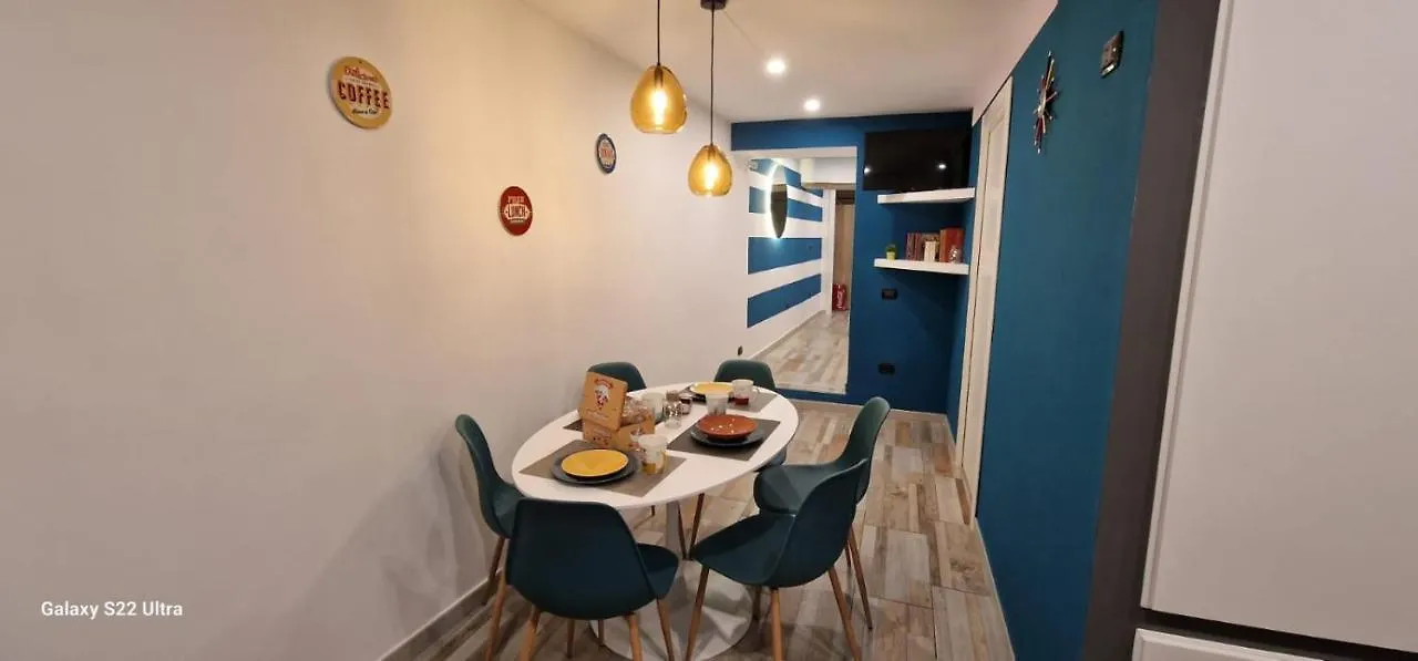 Blumon Guest House ナポリ
